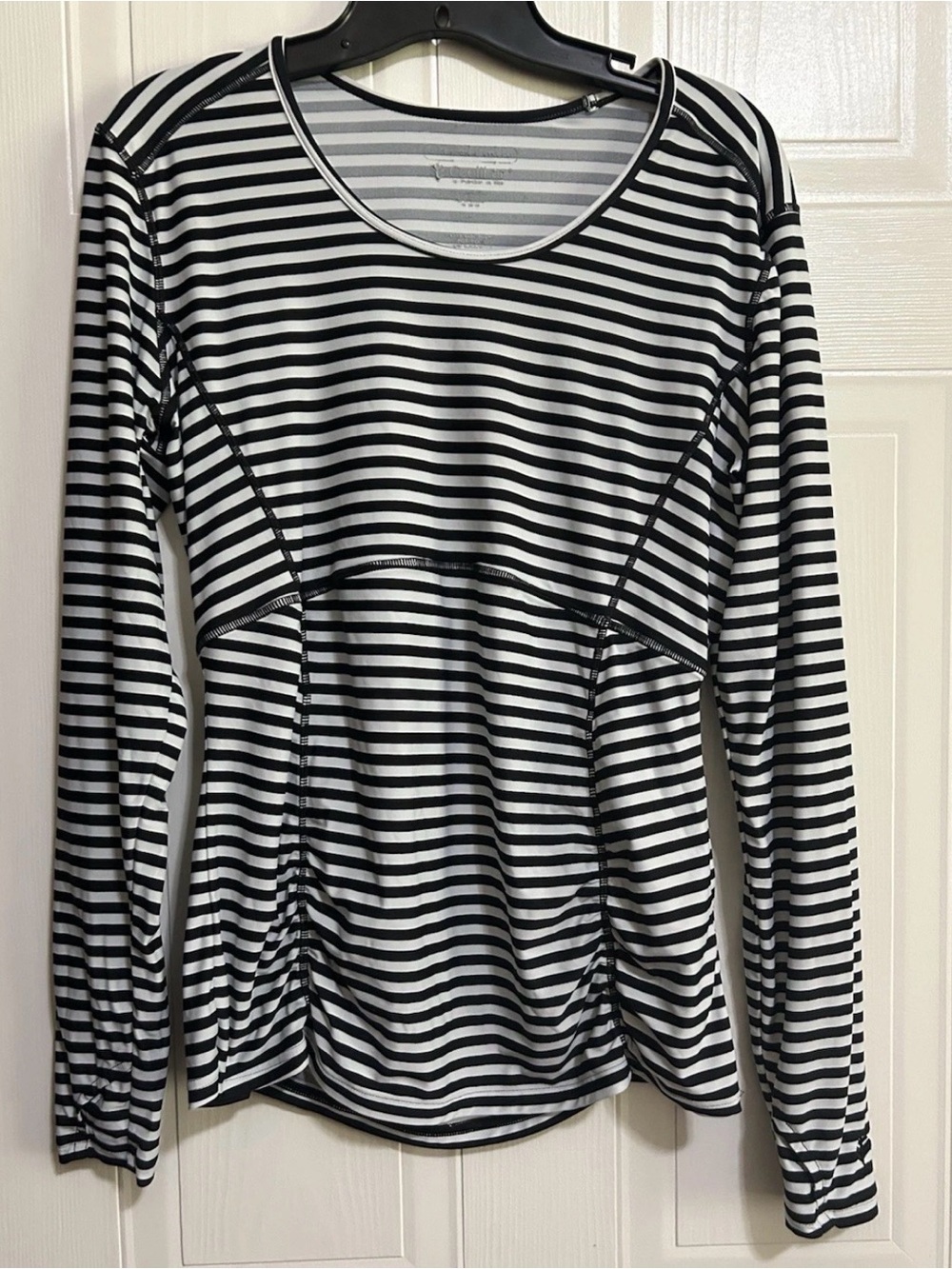 Coolibara Women’s Top Black & White Stripes Size L Fitted UV Protection